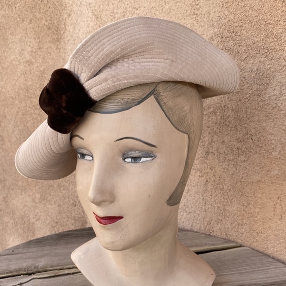 VTG 1940s 1950s Pink Tan Velvet Tilt Cloche OS main image 4